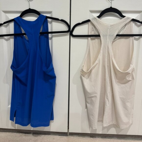 SPANX Performance Tank - Set of 2 - Size Medium - Picture 2 of 4